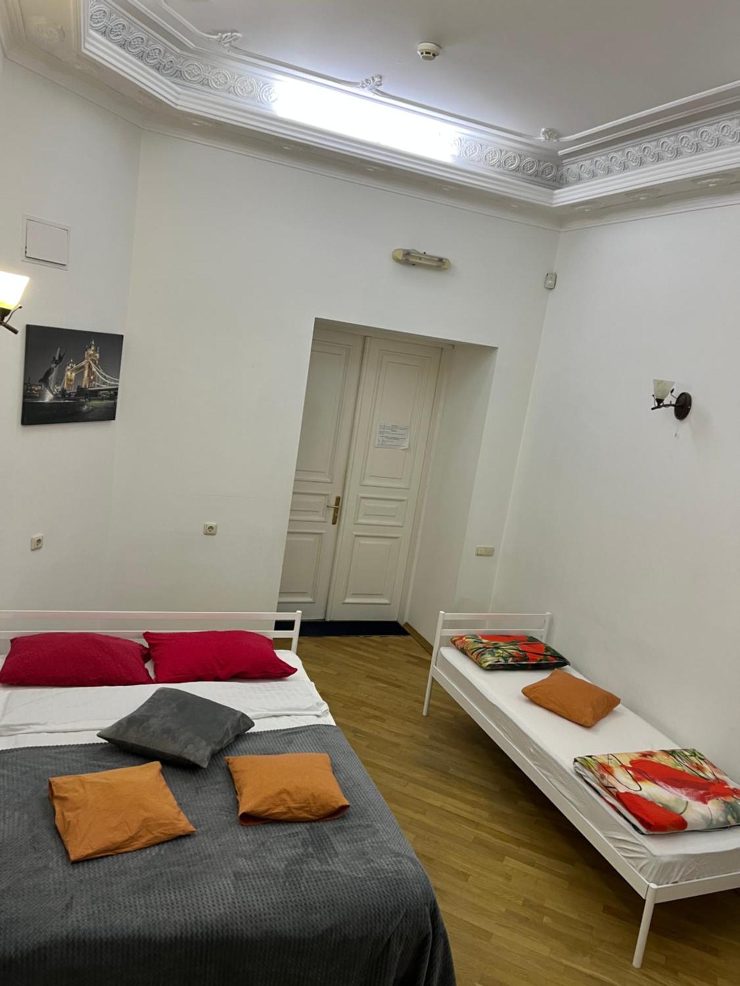 Центрум Апартаментс Lviv Exteriör bild